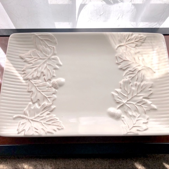 Beautiful Hallmark Leaf and Acorn Plate. No cracks or chips. Brand new - Picture 3 of 5